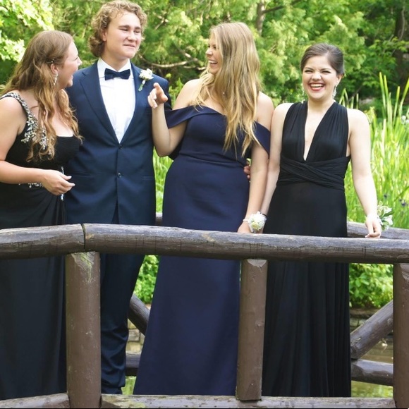 Calvin Klein evening gown - Picture 6 of 7